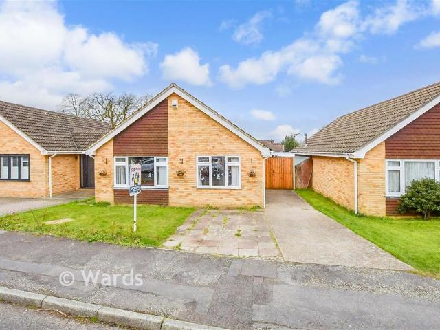 Bungalow for sale in Midway, Kent