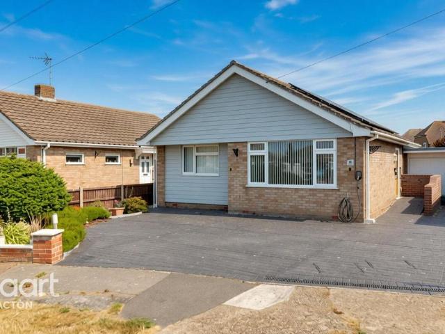 Bungalow for sale in Holland-on-Sea, Dale Hill