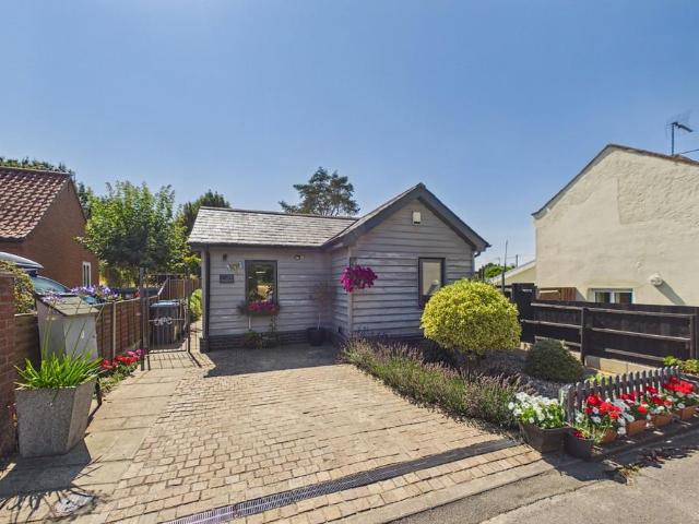 Bungalow for sale in Eastbridge, Suffolk