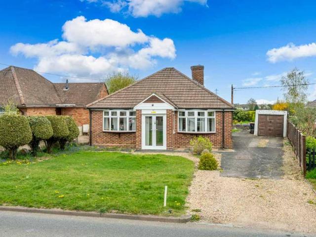 Bungalow for sale in Chaul End, Caddington