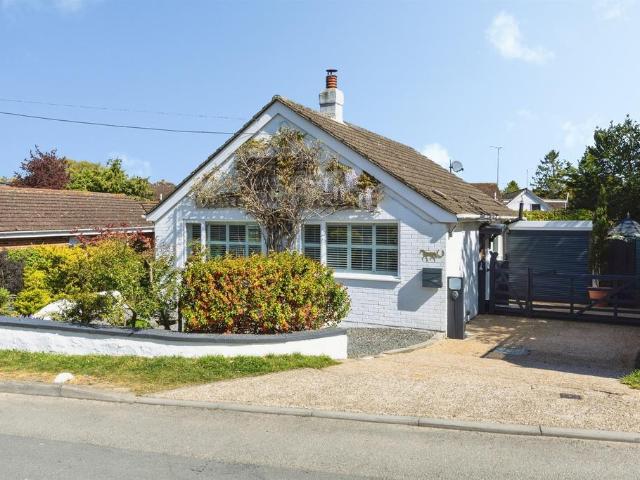 Bungalow for sale in Brabourne Lees, Bridgefield