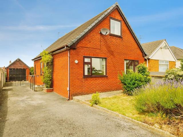Bungalow for sale in Moreton, Wirral