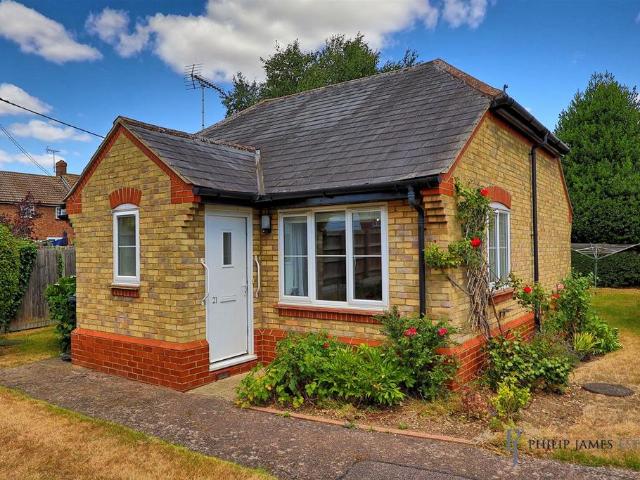 Bungalow for sale in Chipping Hill, Essex