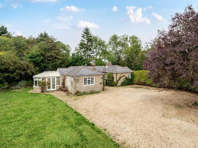 Bungalow for sale in Mixbury, Cherwell