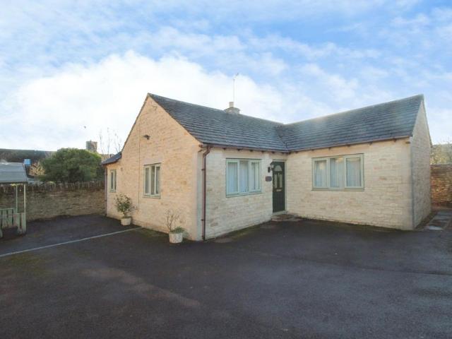 Bungalow for sale in Fairford, Fossebridge