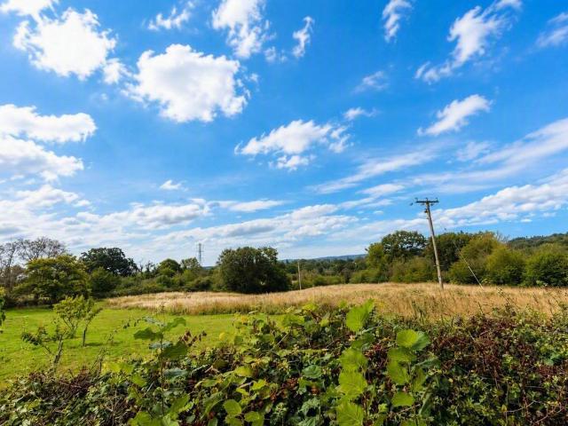 Bungalow for sale in Kington Langley