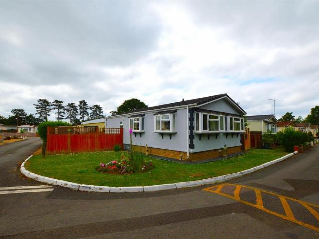 Bungalow for sale in Slough, Wexham