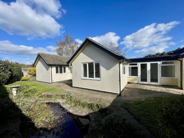 Bungalow for sale in Eastbridge, Suffolk