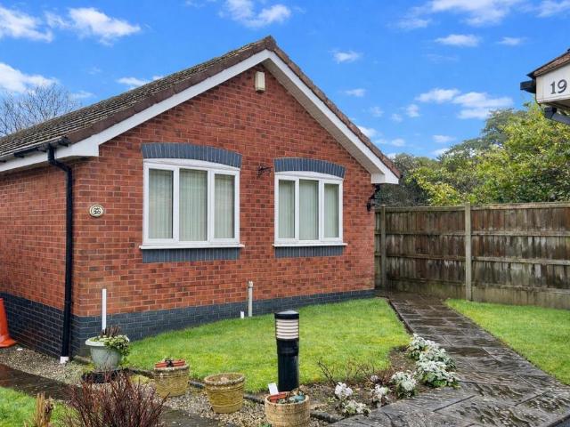 Bungalow for sale in Lapal, West Midlands