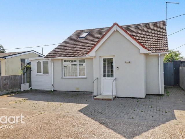 Bungalow for sale in Dale Hill, Essex