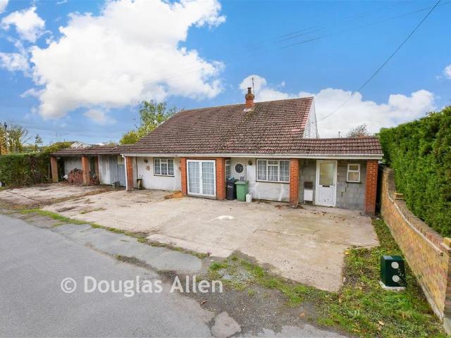 Bungalow for sale in Wickford