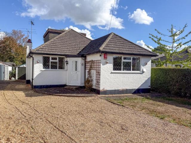 Bungalow for sale in Sunnymeads, Wraysbury