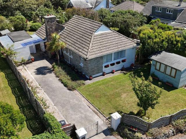 Bungalow for sale in Mullion, Cornwall