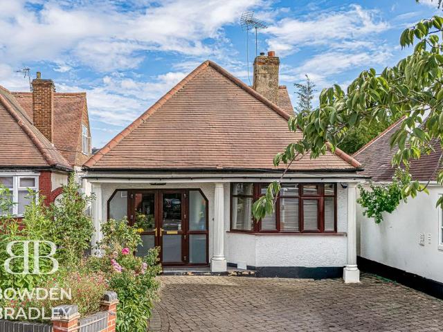 Bungalow for sale in Clayhall, Greater London