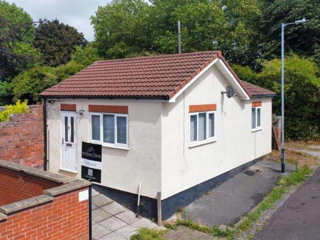 Bungalow for sale in Feckenham, City Of Bristol