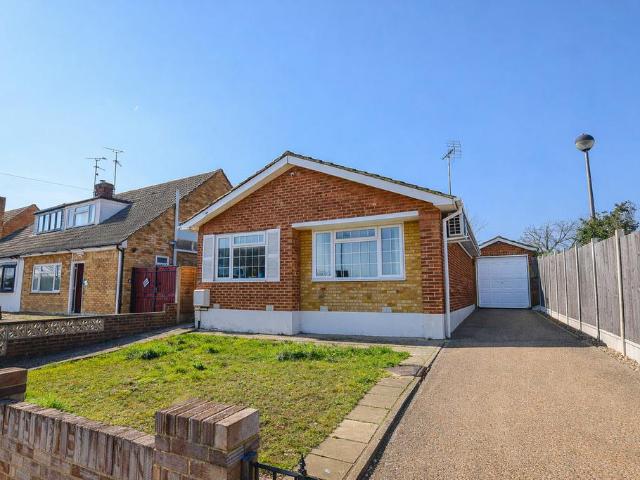 Bungalow for sale in Alton Barnes, Essex