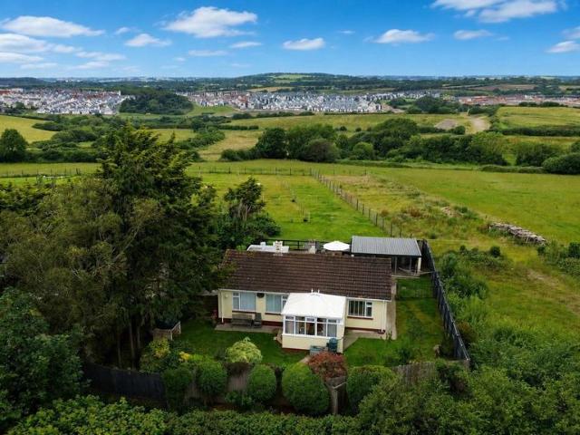 Bungalow for sale in Strode, Devon