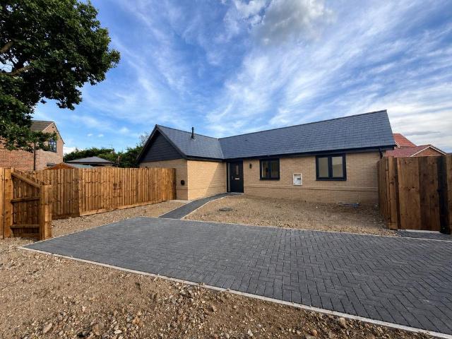 Bungalow for sale in Elmstead, Dale Hill