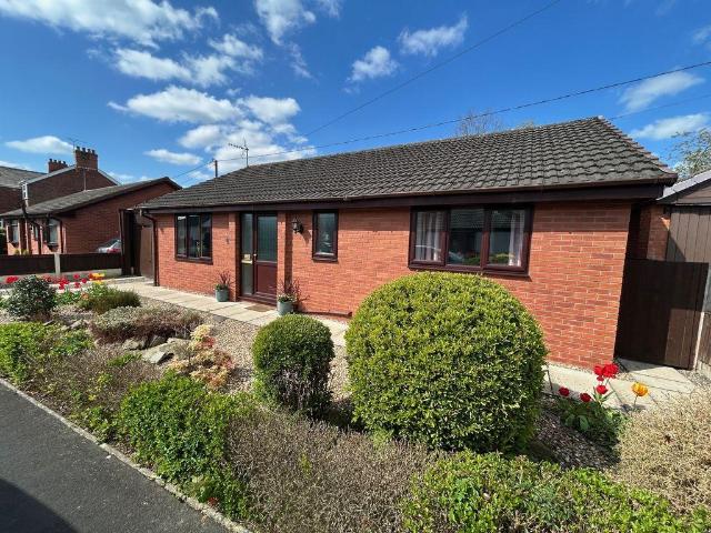 Bungalow for sale in Pen-y-ffordd, Wales