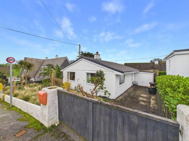 Bungalow for sale in Mawnan, Maenporth