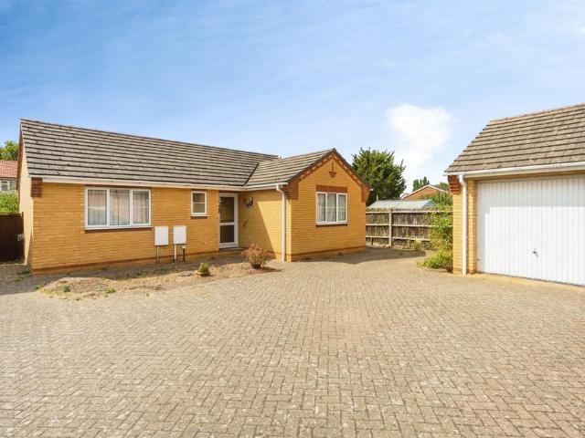 Bungalow for sale in Sandy, Bedfordshire