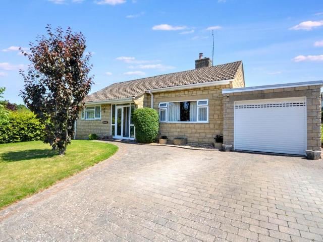 Bungalow for sale in Crookhill, Worcestershire