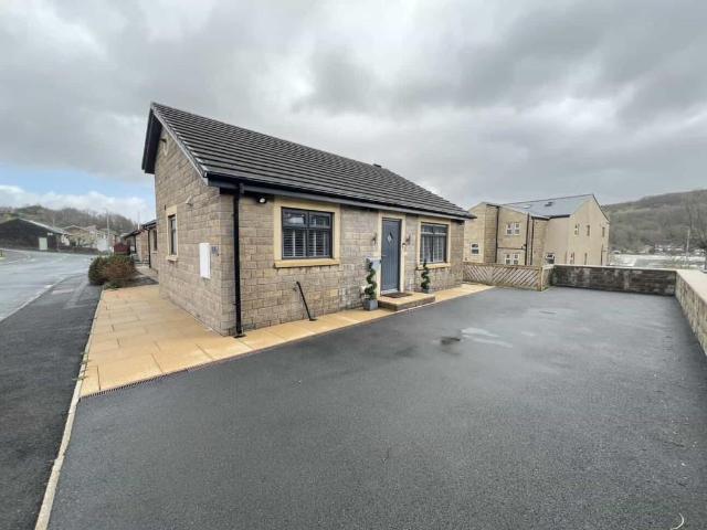 Bungalow for sale in Cross Stone, Todmorden