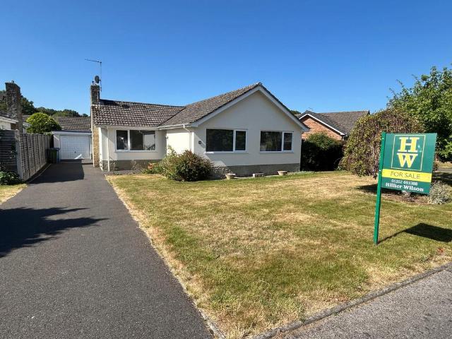 Bungalow for sale in Oakley, Merley