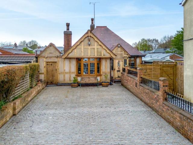 Bungalow for sale in Coseley, West Midlands