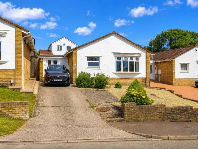 Bungalow for sale in Cwm Talwg, Barry