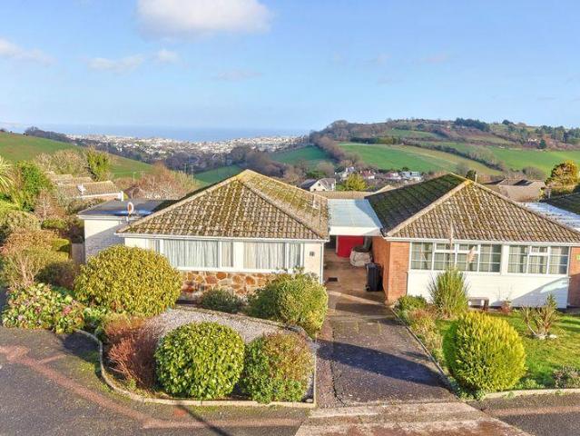 Bungalow for sale in Strode, Devon
