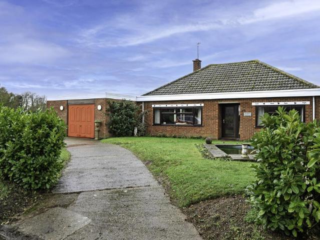 Bungalow for sale in Thorpe Common, Eastbridge