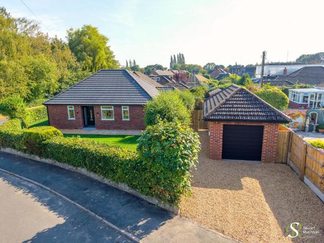 Bungalow for sale in Plumley