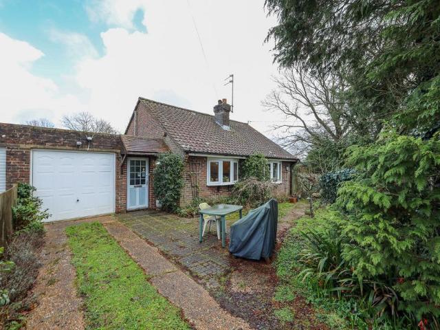 Bungalow for sale in Plumpton Green, Iford