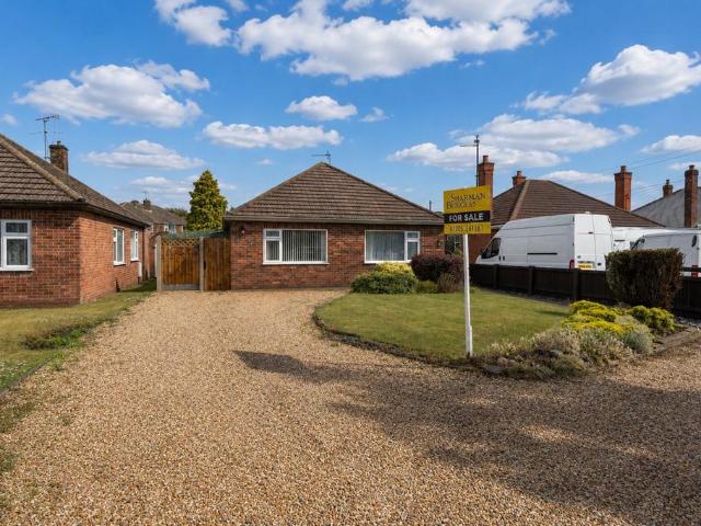 Bungalow for sale in Bladon Estate, Boston