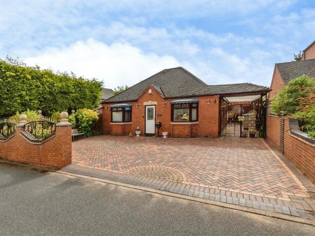 Bungalow for sale in Chadsmoor, Staffordshire