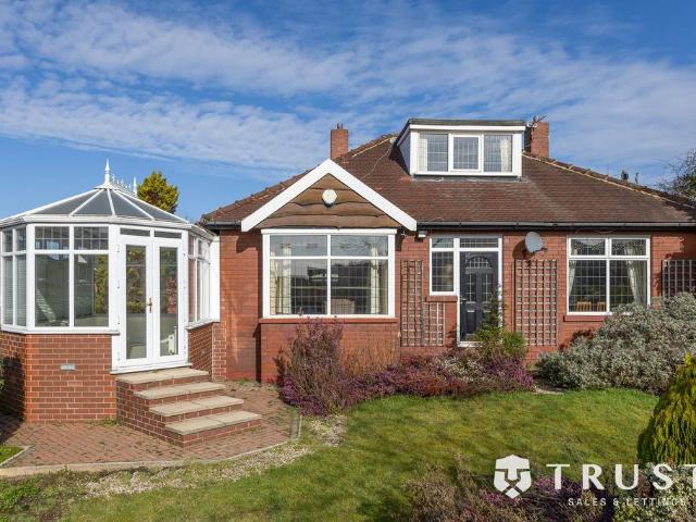 Bungalow for sale in Birstall Smithies, West Yorkshire