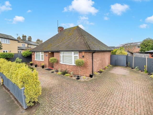 Bungalow for sale in King's Walden, Hertfordshire