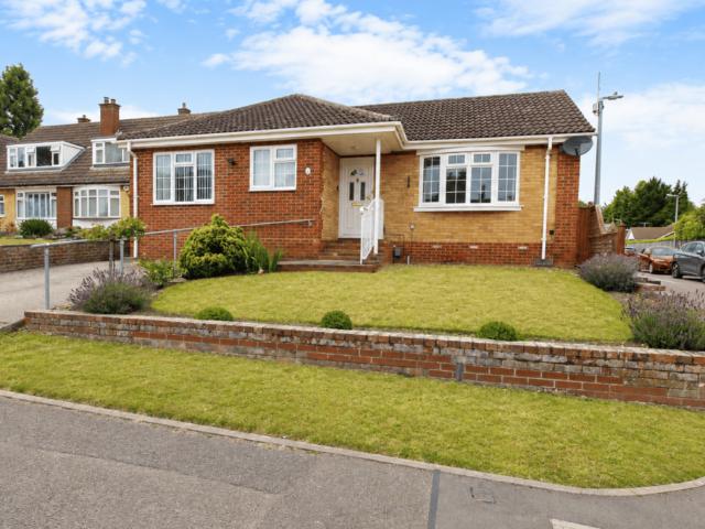 Bungalow for sale in Stotfold, Bedfordshire