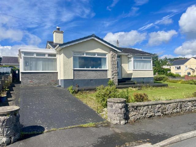 Bungalow for sale in Llanfair-Mathafarn-Eithaf, Benllech
