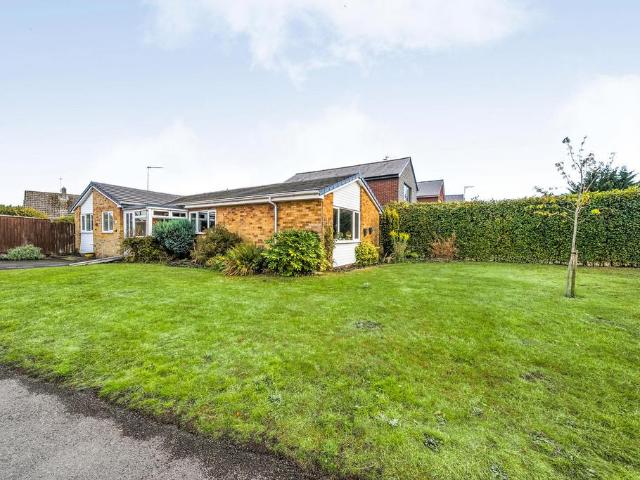 Bungalow for sale in Devizes, Wiltshire