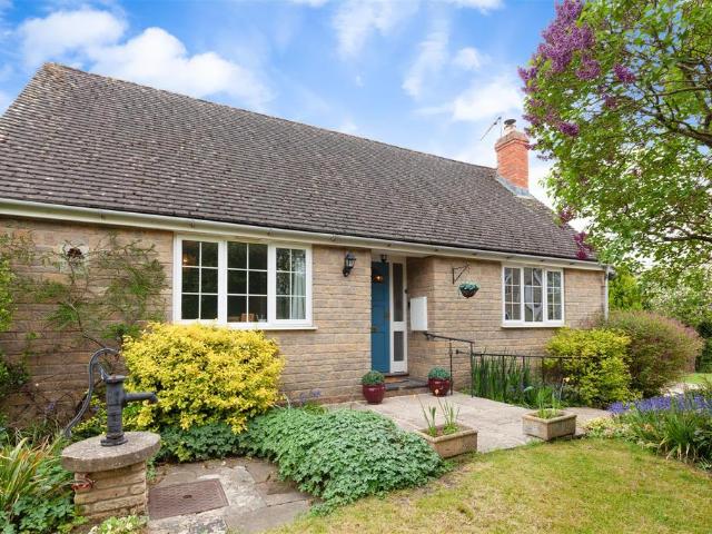 Bungalow for sale in Evershot, Oxfordshire
