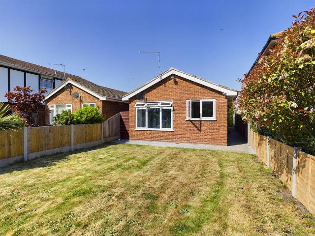 Bungalow for sale in Winter Gardens, Essex