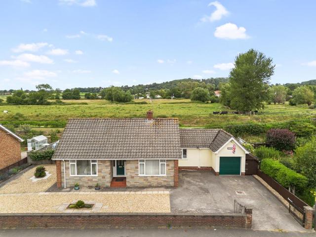 Bungalow for sale in Congresbury, North Somerset