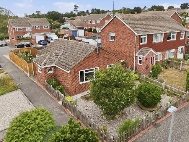 Bungalow for sale in Chipping Hill, Essex
