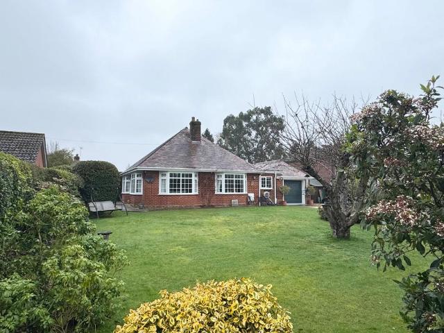 Bungalow for sale in Winsor, Ashurst Bridge