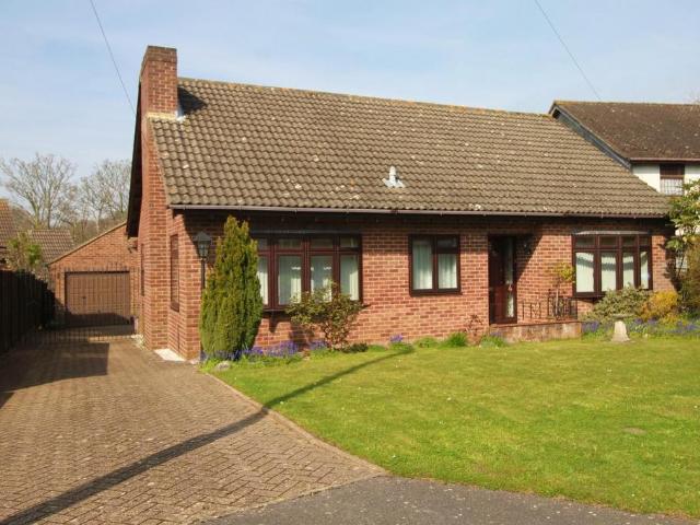 Bungalow for sale in Butlocks Heath, Helford