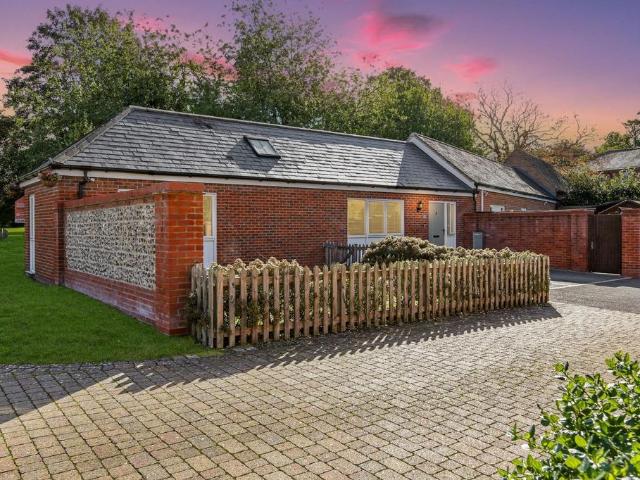 Bungalow for sale in Barton Stacey, Hampshire