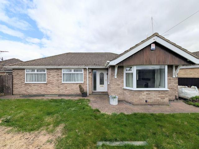Bungalow for sale in Holton le Clay, Belleau