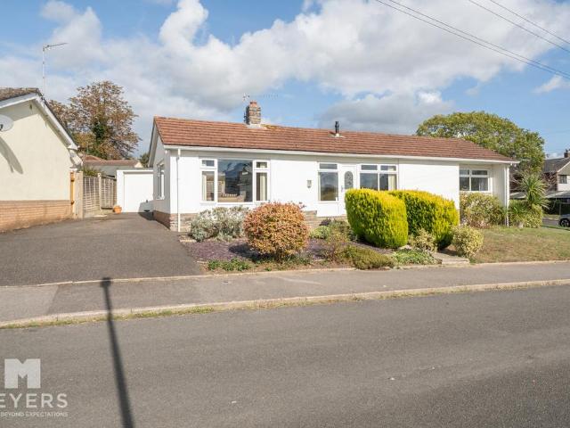 Bungalow for sale in Canford Bottom